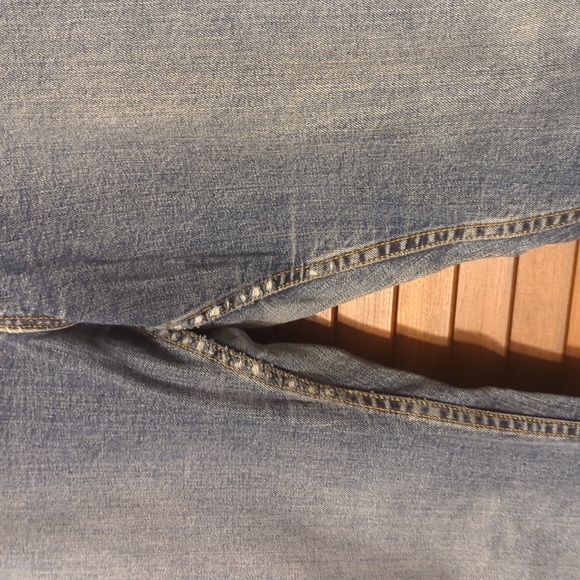 Vintage Old Navy boot cut jeans just below the waist size 16. - Picture 6 of 6